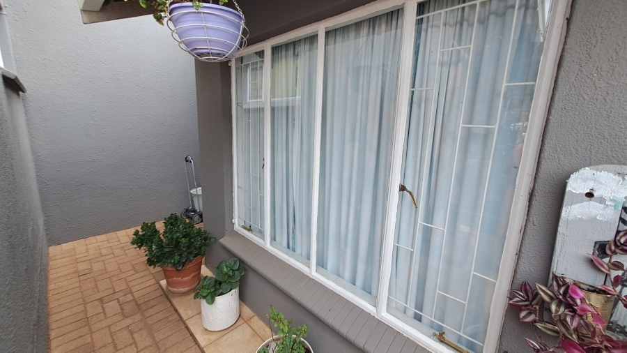3 Bedroom Property for Sale in Langenhovenpark Free State
